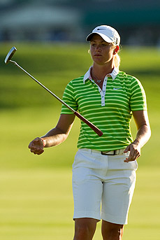 Suzann Pettersen reacts after a missed putt on 10 during --- b_10USWO__J5F3802